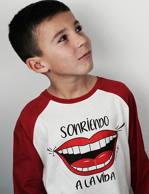 Camiseta mangas largas para niños “Sonriendo a la vida”
